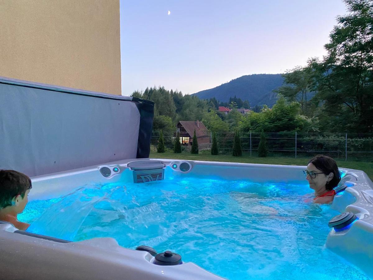 Strada Tiszas Vacation House BaileTusnad Luaran gambar